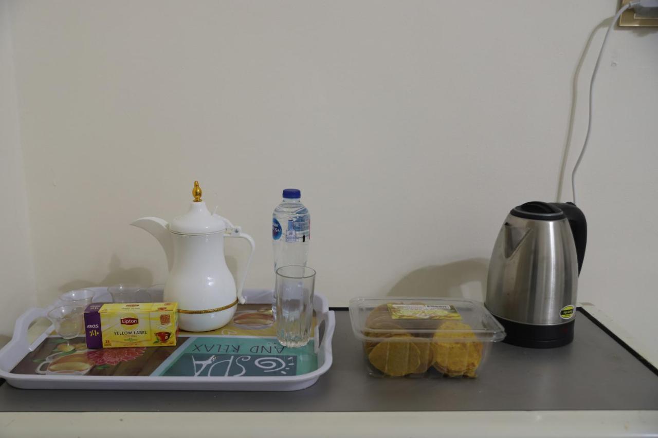 Palace Court Hostel *
